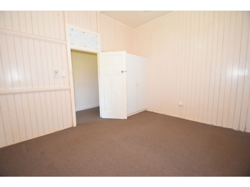 5 Warwick Street, Harristown QLD 4350