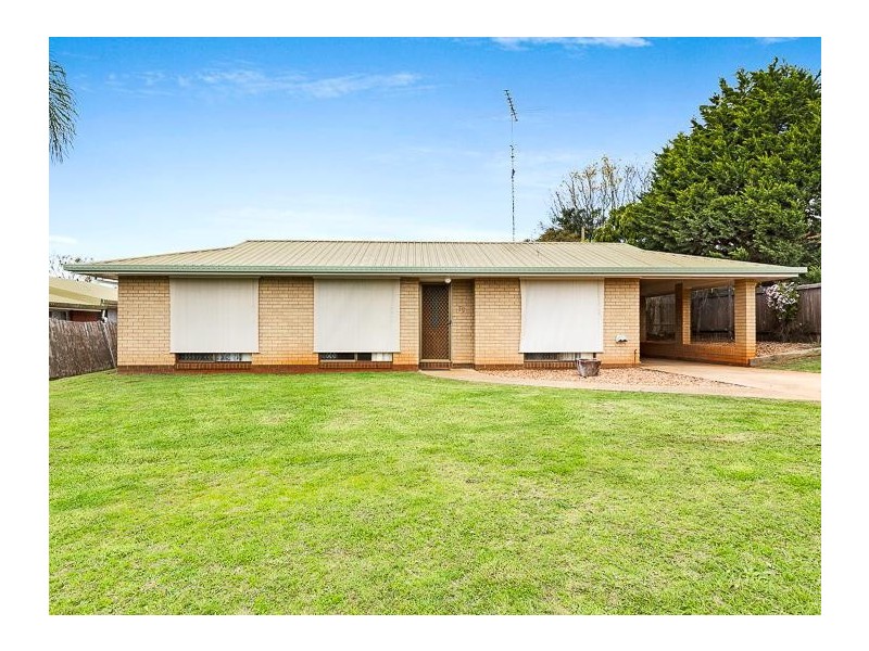 16 Muscat Court, Wilsonton QLD 4350