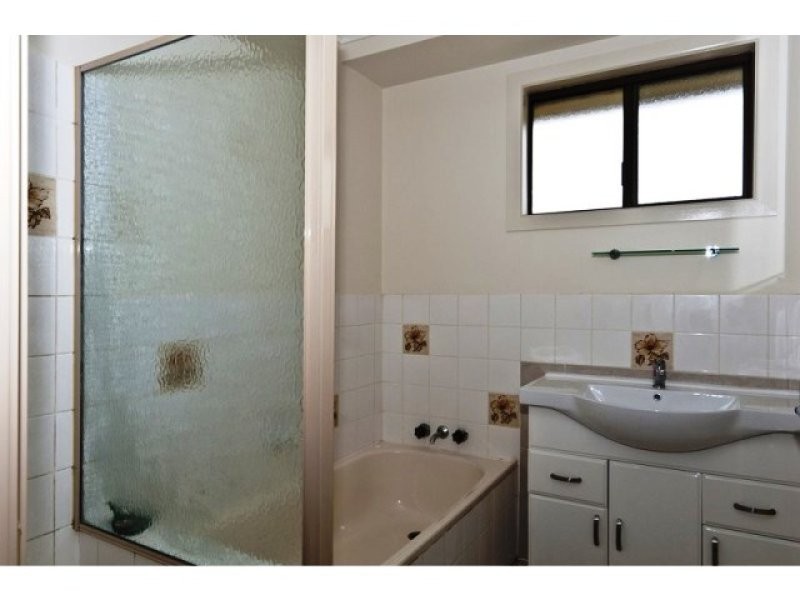 16 Muscat Court, Wilsonton QLD 4350