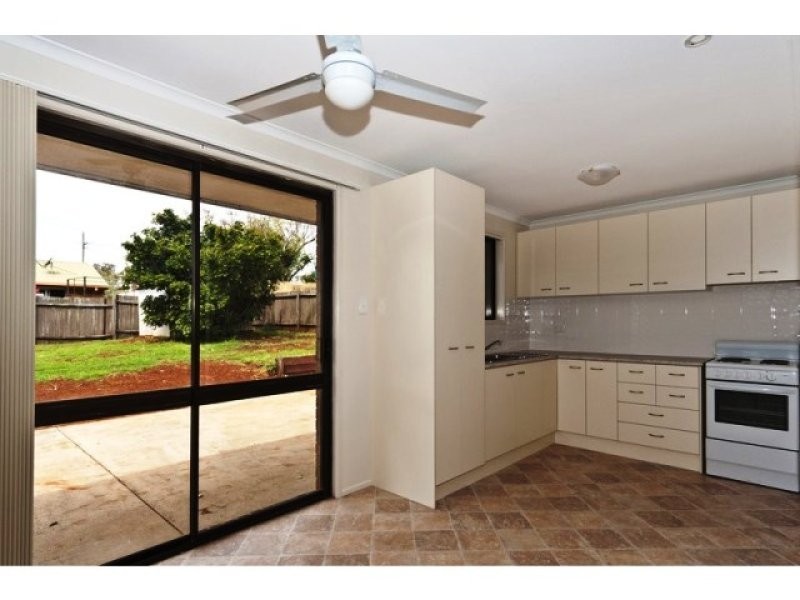 16 Muscat Court, Wilsonton QLD 4350