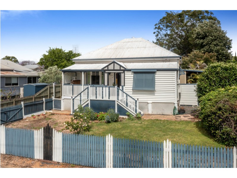 15 Gowrie Street, Toowoomba City QLD 4350