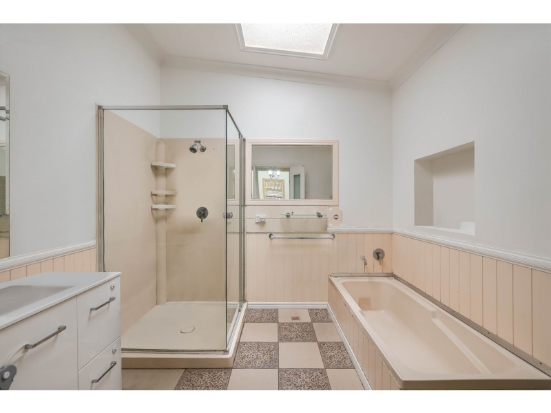 15 Gowrie Street, Toowoomba City QLD 4350