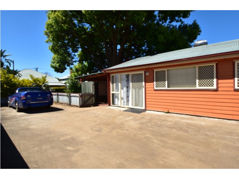 1 Victor Street, East Toowoomba QLD 4350