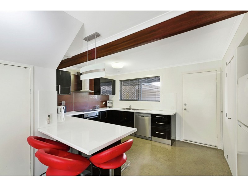 16/2 Benjamin Street, Mount Lofty QLD 4350