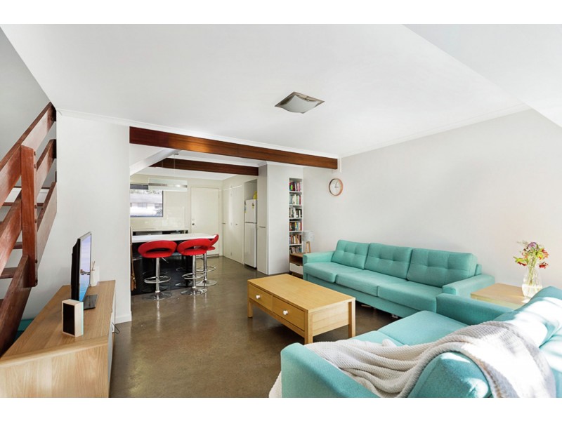 16/2 Benjamin Street, Mount Lofty QLD 4350