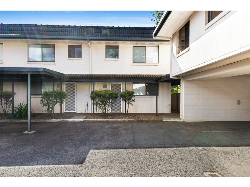 16/2 Benjamin Street, Mount Lofty QLD 4350