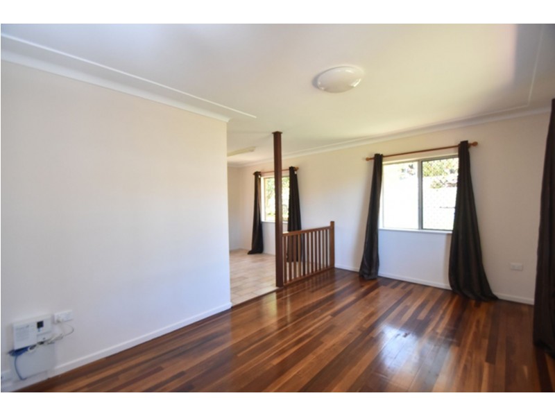 35 North Street, Mount Lofty QLD 4350