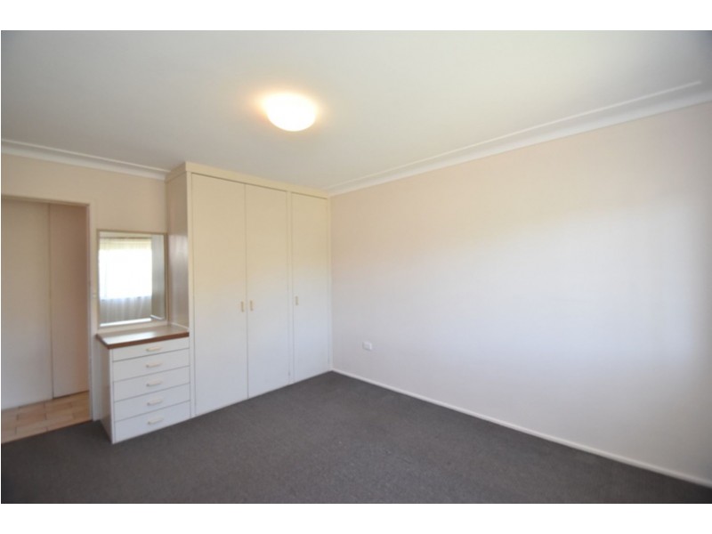 35 North Street, Mount Lofty QLD 4350