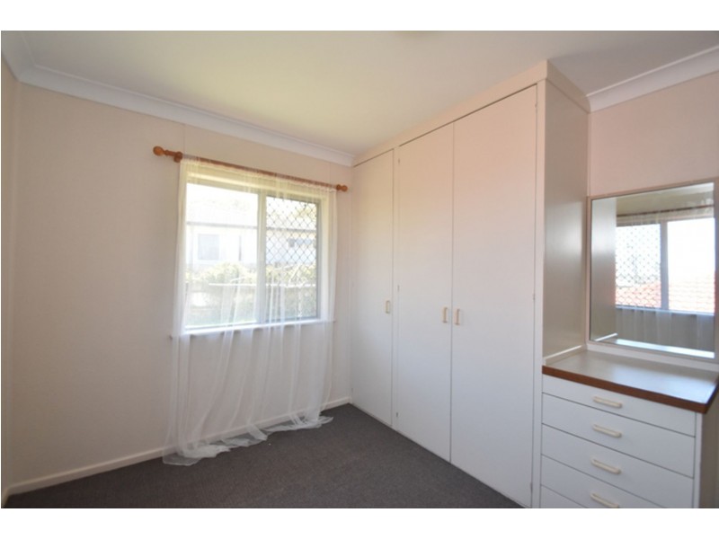 35 North Street, Mount Lofty QLD 4350