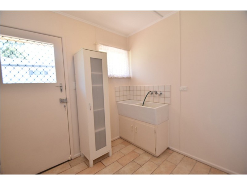 35 North Street, Mount Lofty QLD 4350