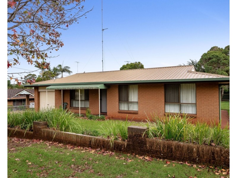 9 Behland Street, Kearneys Spring QLD 4350