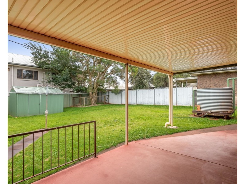9 Behland Street, Kearneys Spring QLD 4350