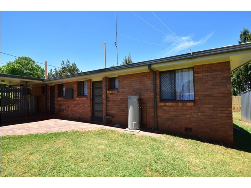 1/14 Damian Crescent, Kearneys Spring QLD 4350