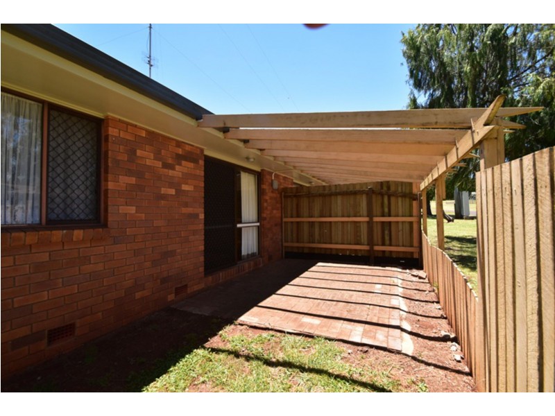 1/14 Damian Crescent, Kearneys Spring QLD 4350