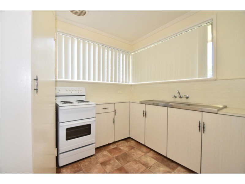 70 Debra Street, Centenary Heights QLD 4350