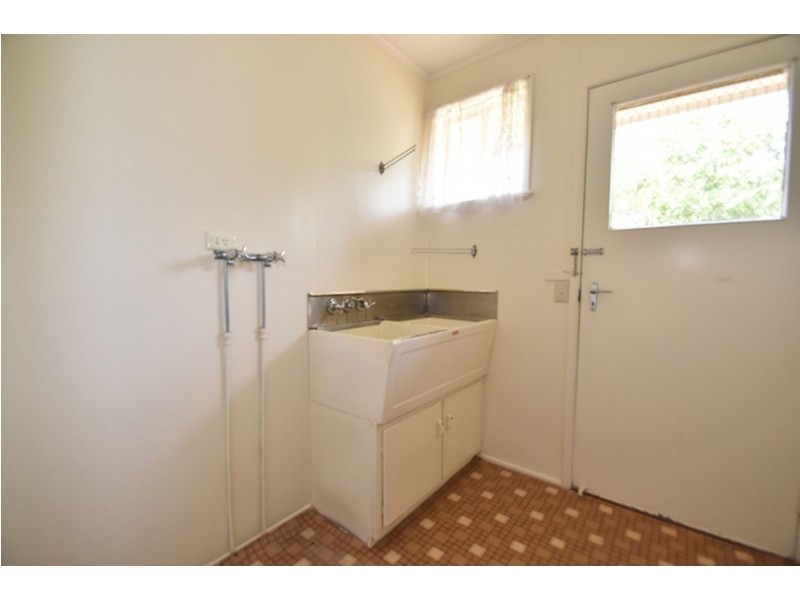 70 Debra Street, Centenary Heights QLD 4350