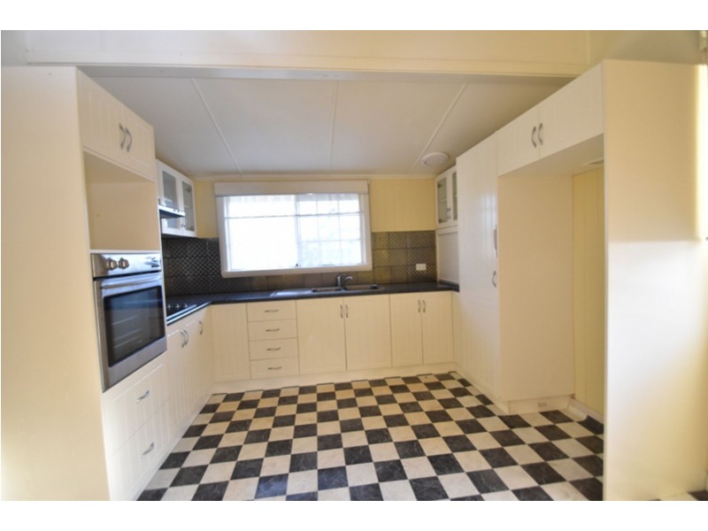 74 Taylor Street, Newtown QLD 4350