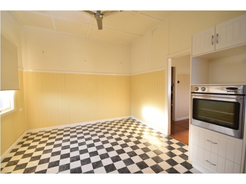 74 Taylor Street, Newtown QLD 4350