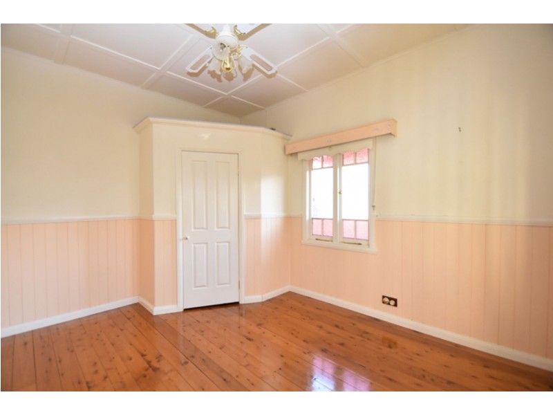 74 Taylor Street, Newtown QLD 4350