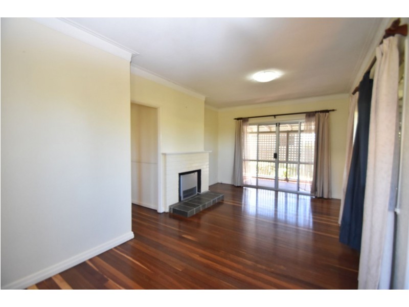 29 Alford Street, Mount Lofty QLD 4350