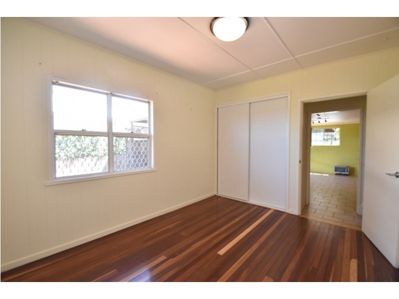 29 Alford Street, Mount Lofty QLD 4350