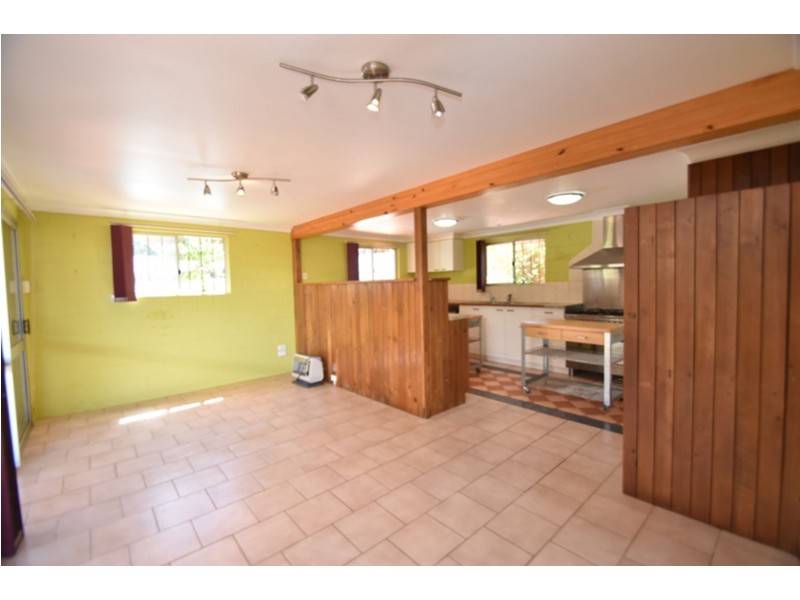 29 Alford Street, Mount Lofty QLD 4350