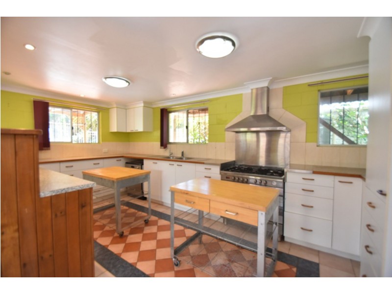 29 Alford Street, Mount Lofty QLD 4350