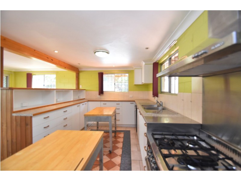 29 Alford Street, Mount Lofty QLD 4350