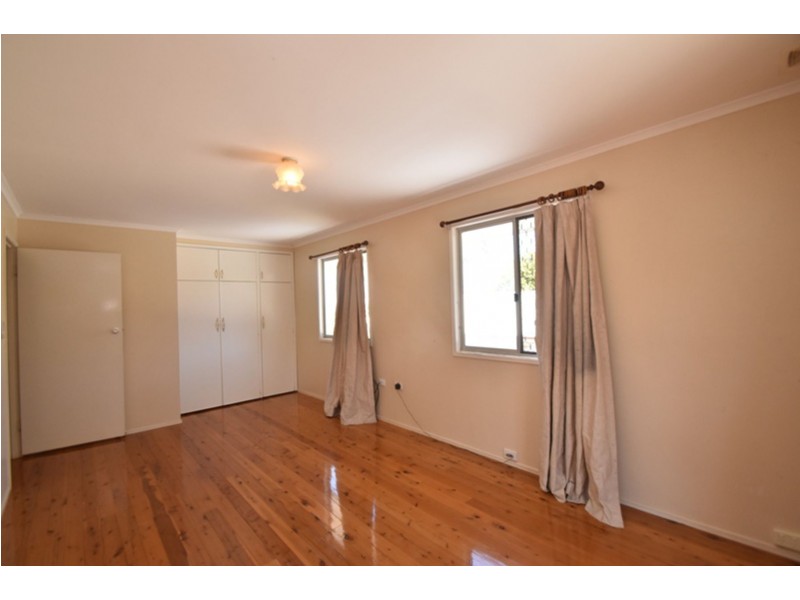 29 Alford Street, Mount Lofty QLD 4350