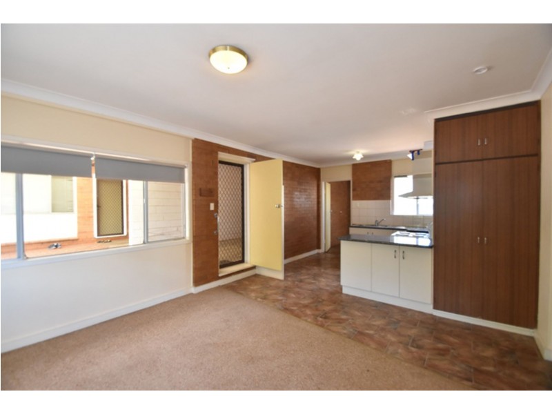 2/277 Bridge Street, Newtown QLD 4350