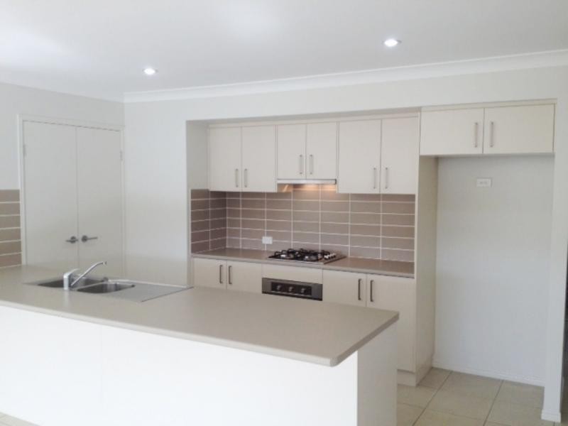 25 Sweeney Street, Kearneys Spring QLD 4350