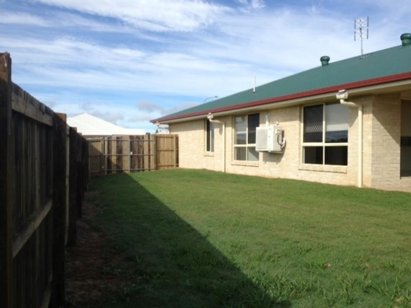 25 Sweeney Street, Kearneys Spring QLD 4350