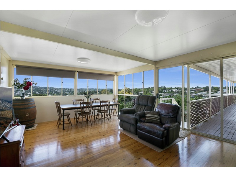 8 Ludgate Court, Rockville QLD 4350