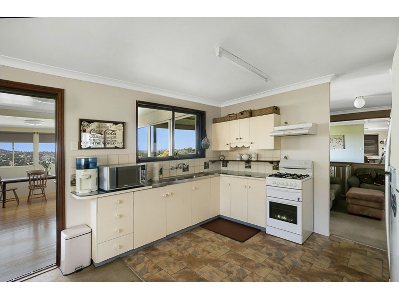 8 Ludgate Court, Rockville QLD 4350