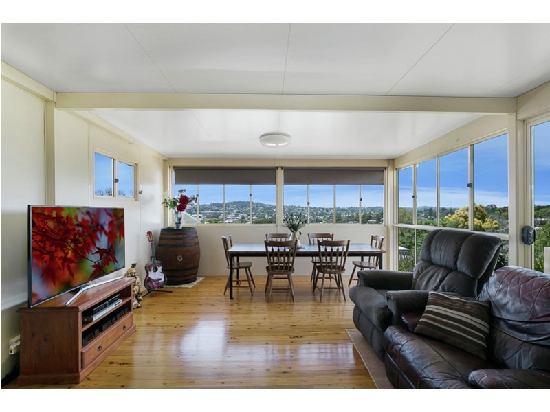 8 Ludgate Court, Rockville QLD 4350