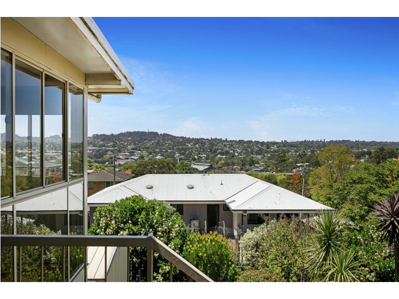 8 Ludgate Court, Rockville QLD 4350