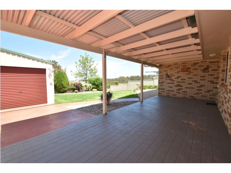 44 Barlow Street, Wilsonton QLD 4350