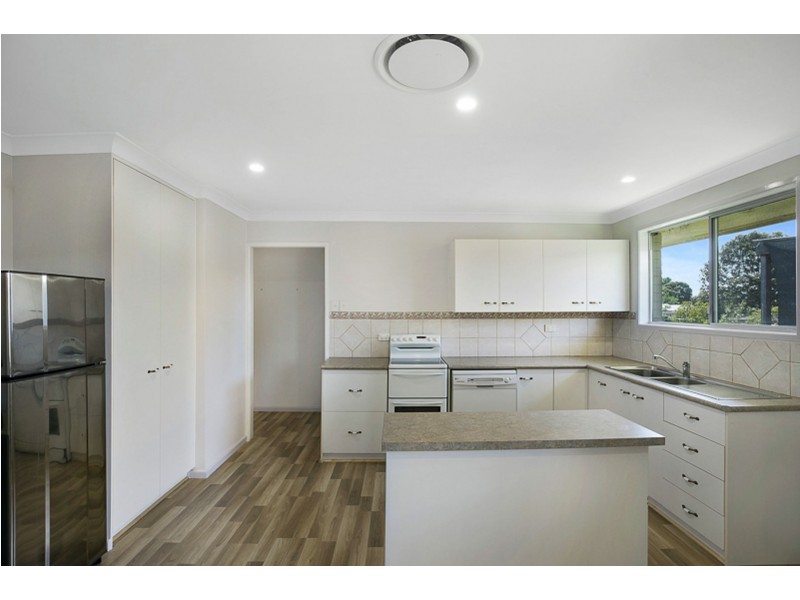 11 Rose Street, Wilsonton QLD 4350