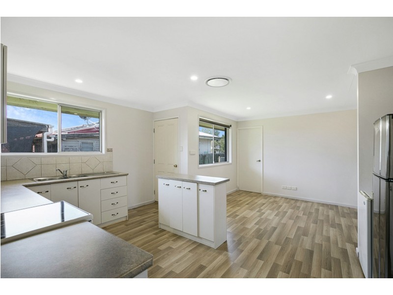 11 Rose Street, Wilsonton QLD 4350