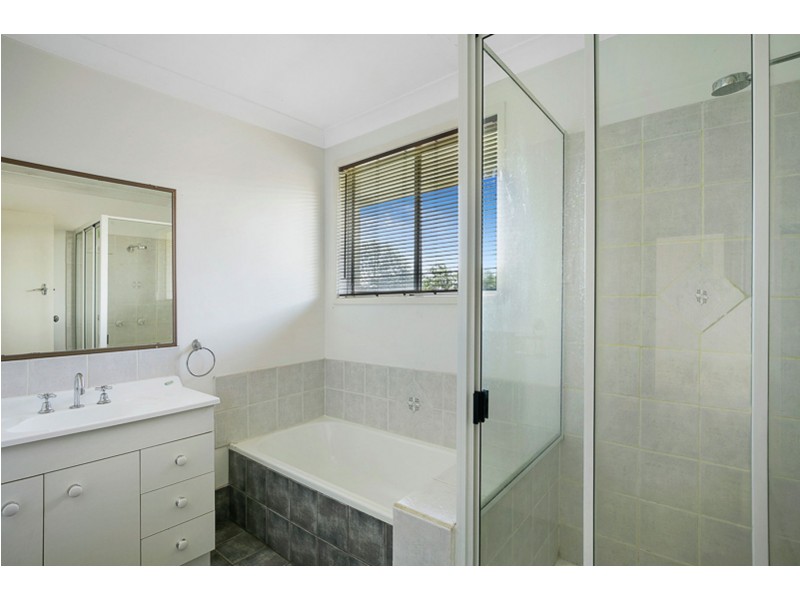 11 Rose Street, Wilsonton QLD 4350