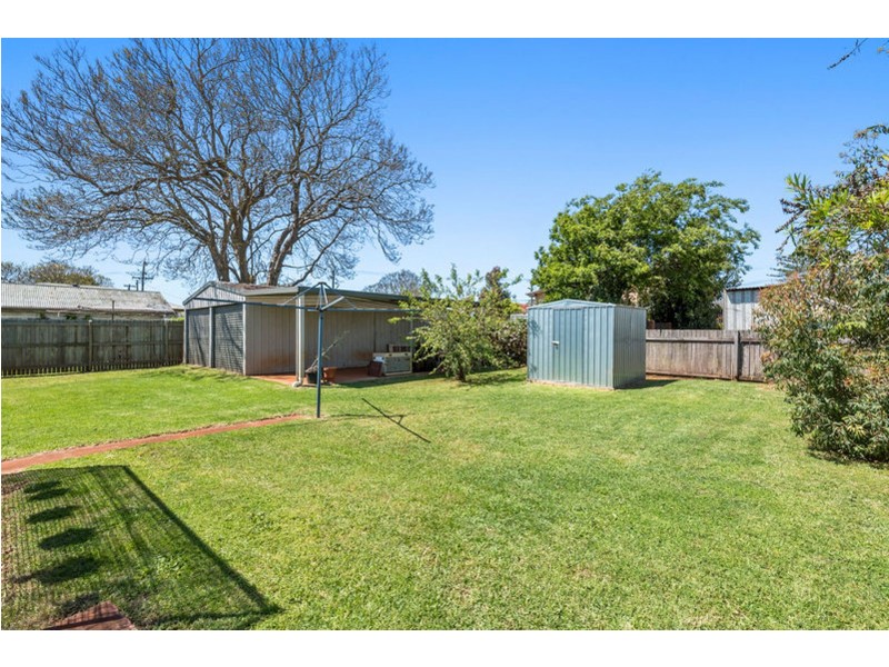 2 Phyllis Street, Harristown QLD 4350