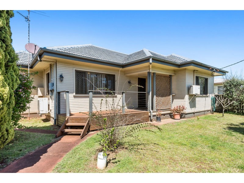 2 Phyllis Street, Harristown QLD 4350