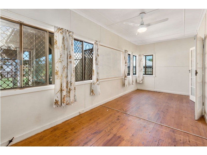 2 Phyllis Street, Harristown QLD 4350