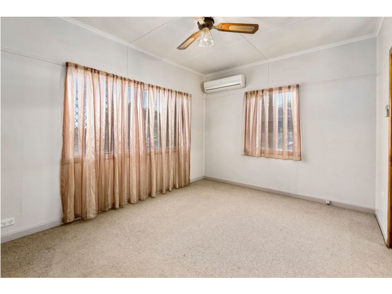 2 Phyllis Street, Harristown QLD 4350