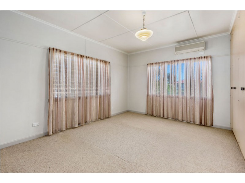 2 Phyllis Street, Harristown QLD 4350