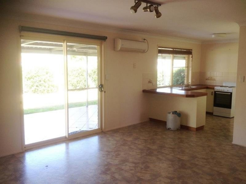 4 Connole Court, Kearneys Spring QLD 4350