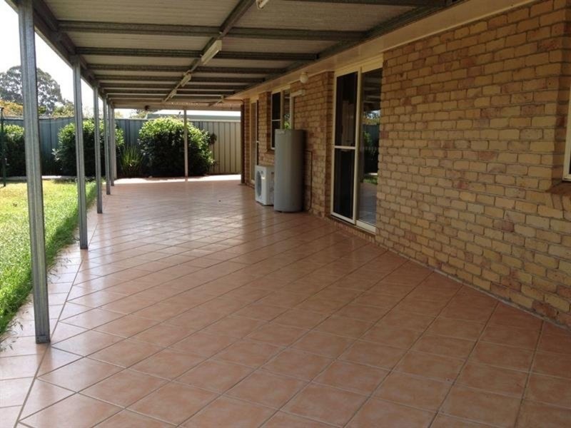 4 Connole Court, Kearneys Spring QLD 4350