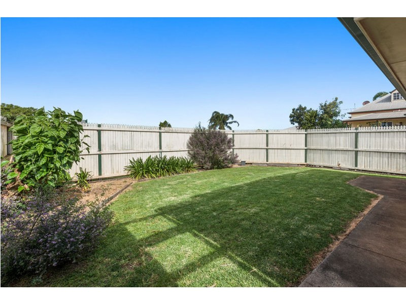 416 West Street, Kearneys Spring QLD 4350