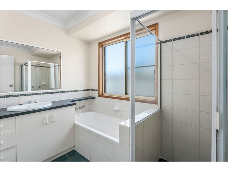 416 West Street, Kearneys Spring QLD 4350