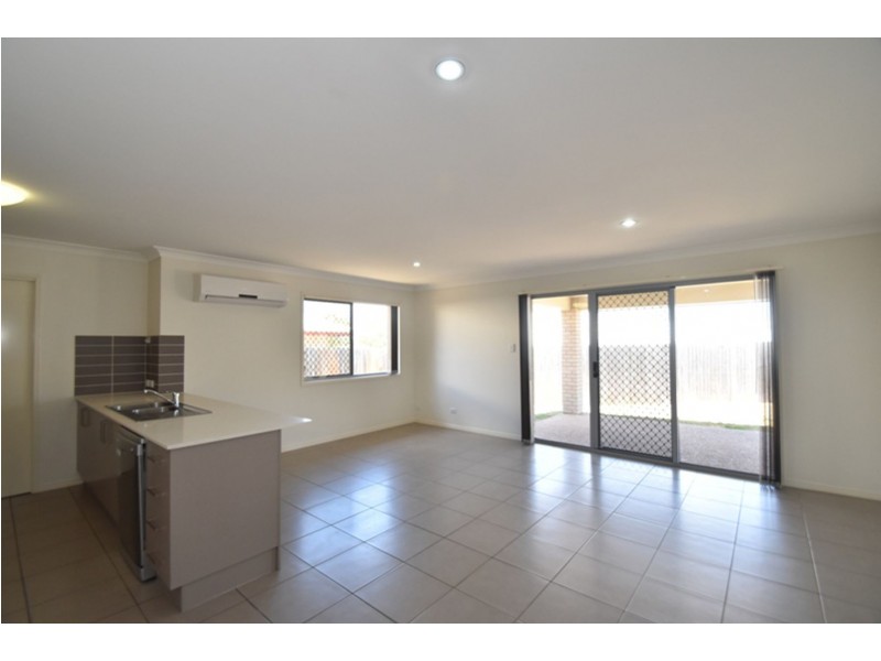 4 Cooranga Street, Glenvale QLD 4350
